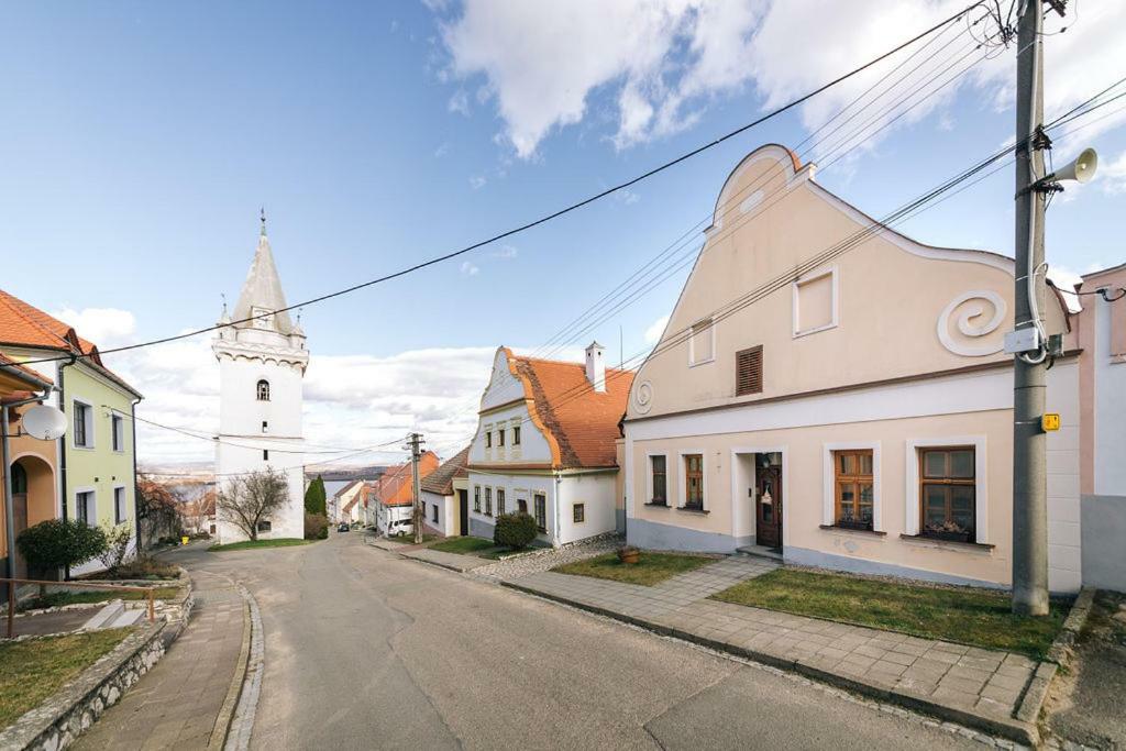 Dum Pratel Pavlova Hotel Buitenkant foto
